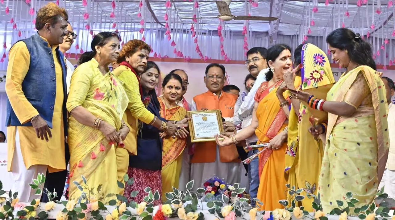 छत्तीसगढ़ से निकली आस्था की गूंज, देशभर में गूंजेगा माता कर्मा का संदेश : CM साय छत्तीसगढ़ से निकली आस्था की गूंज, देशभर में गूंजेगा माता कर्मा का संदेश : CM साय