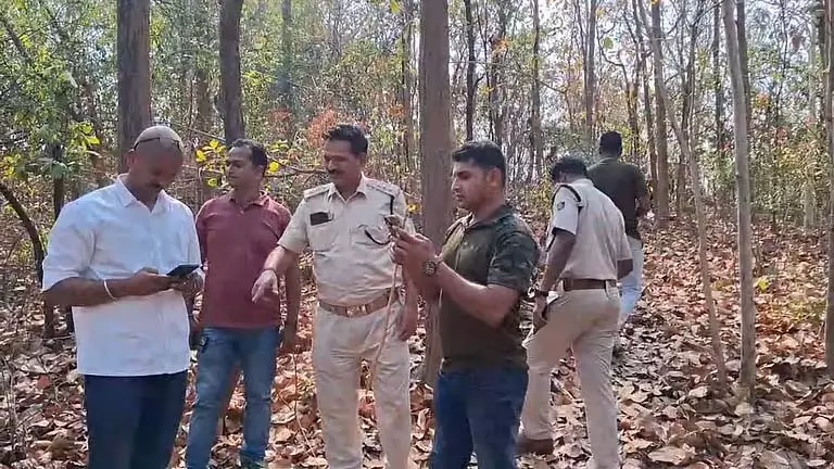 Odisha: किशोरी की हत्या के आरोप में युवक गिरफ्तार, एक अन्य हिरासत में Odisha: किशोरी की हत्या के आरोप में युवक गिरफ्तार, एक अन्य हिरासत में