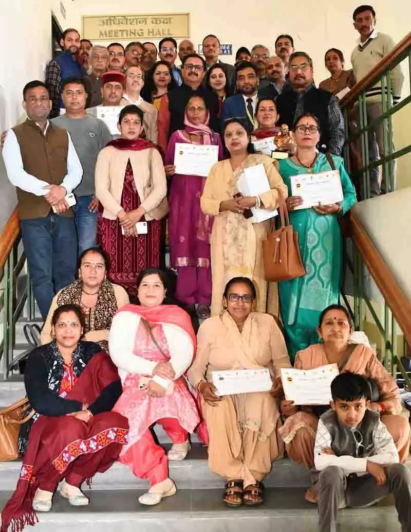 World Tuberculosis Day: सोलन में 35 ग्राम पंचायतें क्षय रोग मुक्त घोषित World Tuberculosis Day: सोलन में 35 ग्राम पंचायतें क्षय रोग मुक्त घोषित