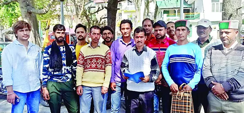 जसौरगढ़ में बुरी तरह चरमराई स्वास्थ्य सेवाएं जसौरगढ़ में बुरी तरह चरमराई स्वास्थ्य सेवाएं