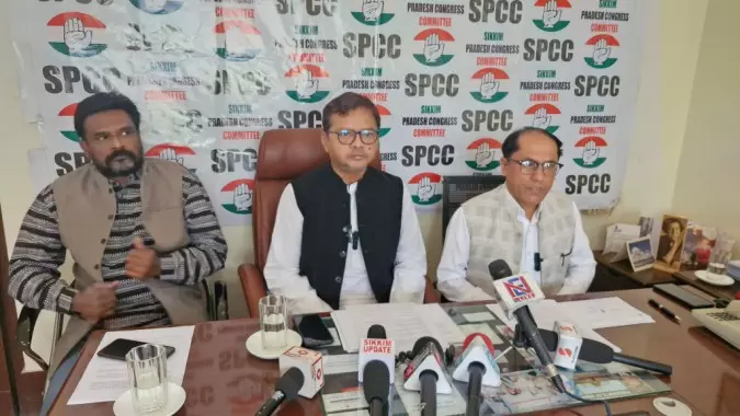 AICC नेता ने एसटी का दर्जा और एलटी सीटें देने में देरी पर सवाल उठाए AICC नेता ने एसटी का दर्जा और एलटी सीटें देने में देरी पर सवाल उठाए