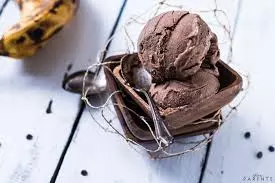 केले से बनाएं chocolate आइसक्रीम, देखते ही टूट पडेंगे बच्चे केले से बनाएं chocolate आइसक्रीम, देखते ही टूट पडेंगे बच्चे