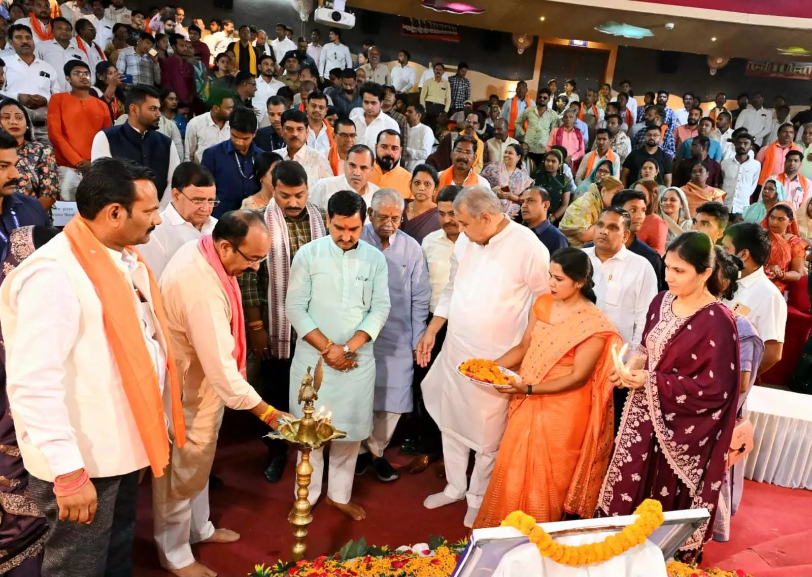 जिला पंचायत के प्रथम सम्मिलन में शामिल हुए केंद्रीय राज्यमंत्री तोखन साहू और उप मुख्यमंत्री अरुण साव जिला पंचायत के प्रथम सम्मिलन में शामिल हुए केंद्रीय राज्यमंत्री तोखन साहू और उप मुख्यमंत्री अरुण साव