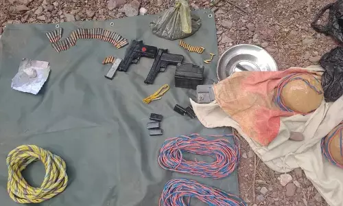 Anantnag संगलान जंगलों में एक ठिकाने का भंडाफोड़, हथियार और गोला-बारूद बरामद