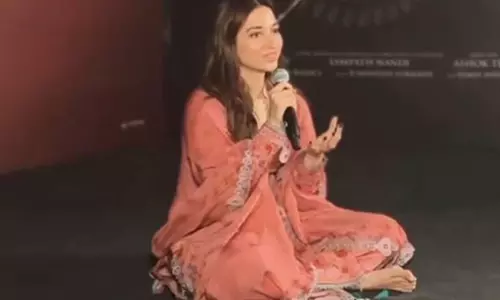 तमन्ना भाटिया ने अपनी आगामी फिल्म Odela 2 की रिलीज से पहले शिव शक्तियों से मुलाकात की तमन्ना भाटिया ने अपनी आगामी फिल्म Odela 2 की रिलीज से पहले शिव शक्तियों से मुलाकात की
