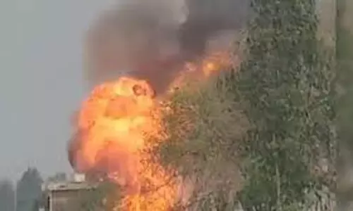 Bareilly : गैस एजेंसी के पास सिलेंडर से भरे ट्रक में लगी आग,दहल उठा इलाका