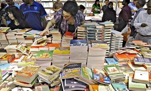 Jabalpur: जबलपुर शहीद स्मारक गोलबाजार में आज से पुस्तक मेला लगेगा Jabalpur: जबलपुर शहीद स्मारक गोलबाजार में आज से पुस्तक मेला लगेगा
