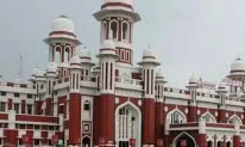 Lucknow : चारबाग पर टैक्सी सेवा का फिर से आगाज