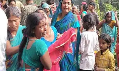 Bihar Crime : आम के पेड़ से लटकता मिला युवक Bihar Crime : आम के पेड़ से लटकता मिला युवक