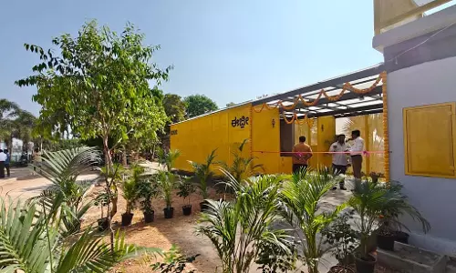 आसान हाई-टेक शौचालय: सभी के लिए सुविधा आसान हाई-टेक शौचालय: सभी के लिए सुविधा
