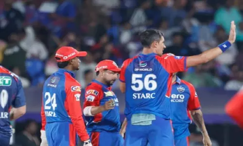 IPL में मिचेल स्टार्क ने निकोलस पूरन को परेशान करना जारी रखा IPL में मिचेल स्टार्क ने निकोलस पूरन को परेशान करना जारी रखा