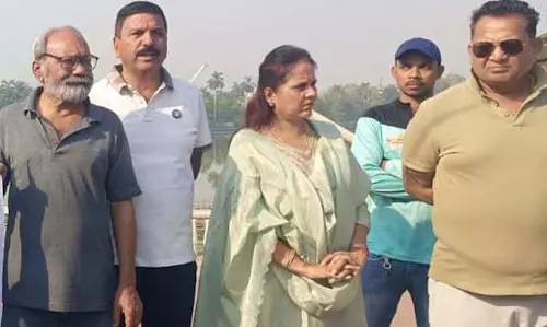 बूढ़ातालाब पहुंची मेयर मीनल चौबे ने अफसरों को लगाई फटकार