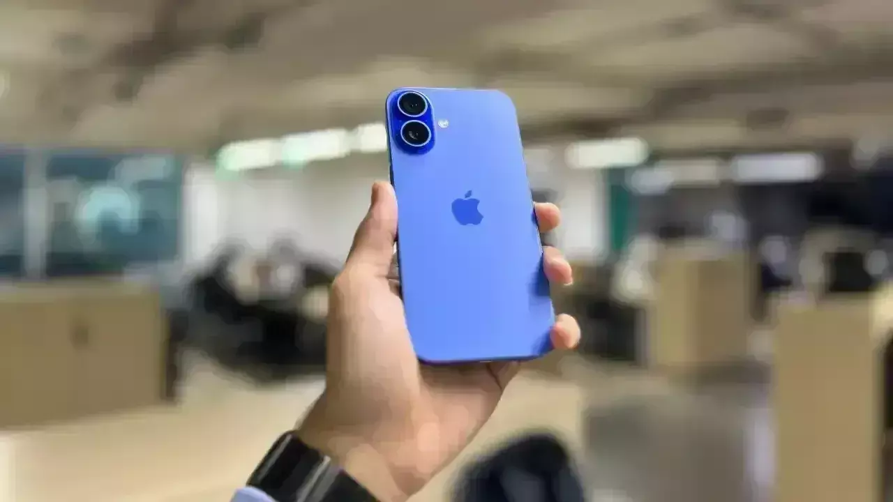 iPhone 17 सीरीज में यूजर्स को मिलेगा नया डिस्प्ले, डिजाइन