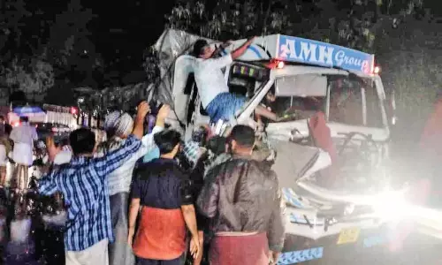 दो स्थानों पर कार दुर्घटना; दो लोग घायल दो स्थानों पर कार दुर्घटना; दो लोग घायल