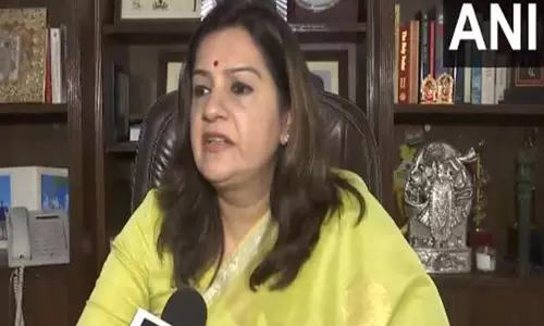 Shiv Sena UBT की प्रियंका चतुर्वेदी ने कुणाल कामरा विवाद पर महायुति की आलोचना की