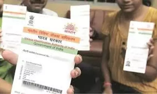 AIADMK ने आधार को ईपीआईसी से जोड़ने की मांग की AIADMK ने आधार को ईपीआईसी से जोड़ने की मांग की
