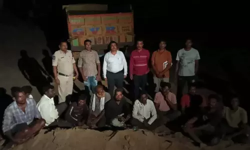 Nizamabad पुलिस ने अवैध रेत कारोबार पर शिकंजा कसा Nizamabad पुलिस ने अवैध रेत कारोबार पर शिकंजा कसा