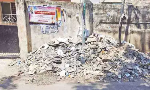 Damonte Road पर निर्माण मलबे से सेंथोम के यात्री परेशान Damonte Road पर निर्माण मलबे से सेंथोम के यात्री परेशान