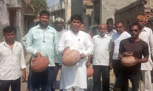Haryana : जुआन गांव के निवासियों ने खराब जल आपूर्ति का विरोध किया Haryana : जुआन गांव के निवासियों ने खराब जल आपूर्ति का विरोध किया