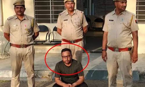 नकली ADM असली पुलिस के हत्थे चढ़ा, ऐसे खुल गई पोल