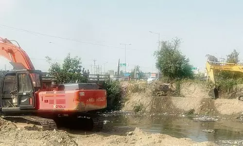 Haryana : कमिश्नर ने इंजीनियरिंग विंग को मानसून से पहले करनाल में सभी नालों की सफाई करने को कहा Haryana : कमिश्नर ने इंजीनियरिंग विंग को मानसून से पहले करनाल में सभी नालों की सफाई करने को कहा