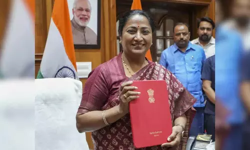 Delhi Budget 2025 : अटल कैंटीन से GPS टैंकर तक, क्या बदलेगा?