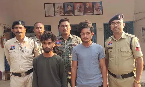 मुजगहन बाईपास ब्रिज के पास लोगों को चाकू दिखाकर डराया, दो बदमाश गिरफ्तार