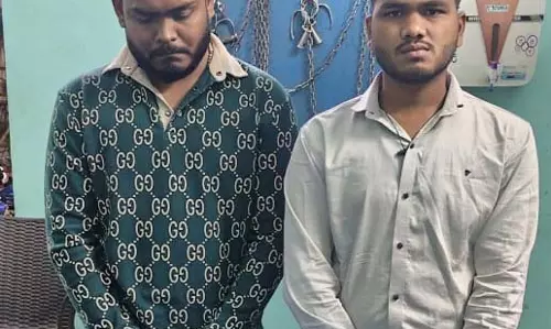 चंगोराभाठा में IPL मैच में सट्टेबाजी करते दो गिरफ्तार, आईफोन जब्त
