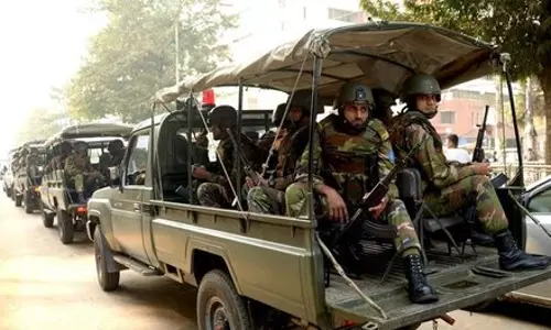 तख्तापलट की अटकलों के बीच Bangladesh में तनाव, सेना प्रमुख ने अफवाहों को किया खारिज