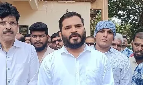Pernem-Bardez ट्रक एसोसिएशन ने गैर-गोवावासियों द्वारा अवैध परिवहन के खिलाफ विरोध प्रदर्शन किया Pernem-Bardez ट्रक एसोसिएशन ने गैर-गोवावासियों द्वारा अवैध परिवहन के खिलाफ विरोध प्रदर्शन किया
