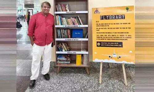 UoH पूर्व छात्र की अनूठी पहल, फ्लाईब्रेरी ने नागरिक उड्डयन मंत्री को प्रभावित किया