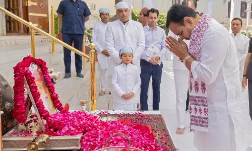 Jaipur: मुख्यमंत्री शर्मा ने स्व. अरविंद सिंह मेवाड़ को अर्पित किए श्रद्धासुमन