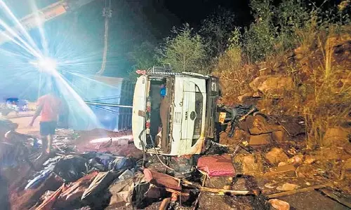 Odisha: ट्रक के सड़क किनारे चाय की दुकान से टकराने से तीन लोगों की मौत, दो घायल
