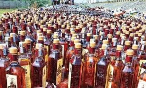 Siliguri: आबकारी विभाग ने सब्जियों की आड़ में शराब की तस्करी का भंडाफोड़ किया