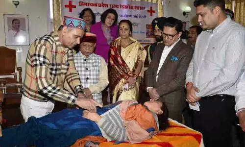 Himachal: राज्यपाल ने किया निशुल्क एक्यूपंक्चर चिकित्सा शिविर का उद्घाटन Himachal: राज्यपाल ने किया निशुल्क एक्यूपंक्चर चिकित्सा शिविर का उद्घाटन