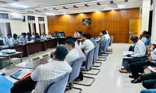 Pratapgarh: जिला कलेक्टर ने आशान्वित ब्लॉक पीपलखूंट को लेकर ली समीक्षा बैठक