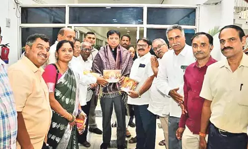 Telangana: ब्राह्मण समाज ने मंत्री श्रीधर बाबू को धन्यवाद दिया Telangana: ब्राह्मण समाज ने मंत्री श्रीधर बाबू को धन्यवाद दिया