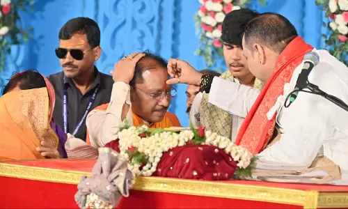 मुख्यमंत्री साय ने परिवार सहित शिव महापुराण कथा में लिया भाग