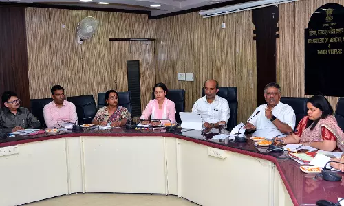 Jaipur: चिकित्सा मंत्री ने विभागीय योजनाओं एवं गतिविधियों की समीक्षा की Jaipur: चिकित्सा मंत्री ने विभागीय योजनाओं एवं गतिविधियों की समीक्षा की