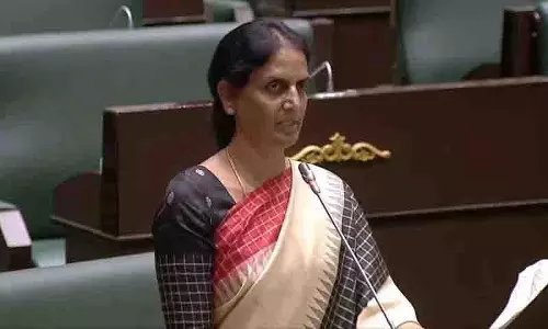 स्कूल बंद करने और शिक्षा बजट को लेकर BRS और कांग्रेस में तकरार