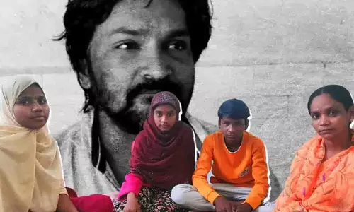 Mohammed खादीर की विधवा गंभीर बीमारी से जूझ रही, परिवार को 2BHK मिलने का इंतजार Mohammed खादीर की विधवा गंभीर बीमारी से जूझ रही, परिवार को 2BHK मिलने का इंतजार