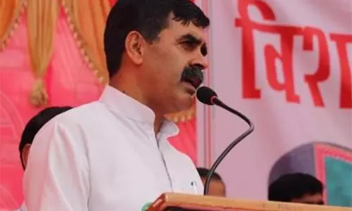 Congress के बंबर ठाकुर फायरिंग मामले में बिलासपुर पुलिस ने दूसरे शूटर को गिरफ्तार कर न्यायिक हिरासत में भेजा Congress के बंबर ठाकुर फायरिंग मामले में बिलासपुर पुलिस ने दूसरे शूटर को गिरफ्तार कर न्यायिक हिरासत में भेजा