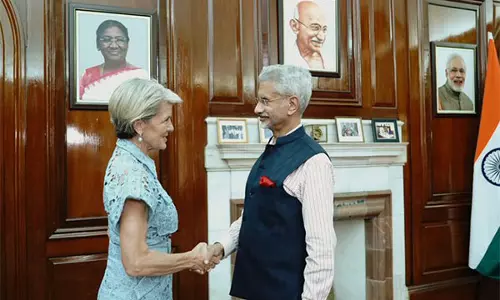 जयशंकर और म्यांमार के लिए UN की विशेष दूत जूली बिशप ने सीमा स्थिरता और शरणार्थी स्थिति पर चर्चा की जयशंकर और म्यांमार के लिए UN की विशेष दूत जूली बिशप ने सीमा स्थिरता और शरणार्थी स्थिति पर चर्चा की