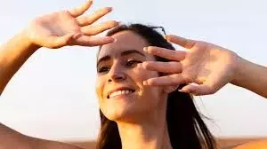 Summer Skin Care Tips: क्या आपको भी हर दिन भीषण गर्मी का सामना करना पड़ता है, तो ऐसे रखें अपनी त्वचा का ख्याल Summer Skin Care Tips: क्या आपको भी हर दिन भीषण गर्मी का सामना करना पड़ता है, तो ऐसे रखें अपनी त्वचा का ख्याल