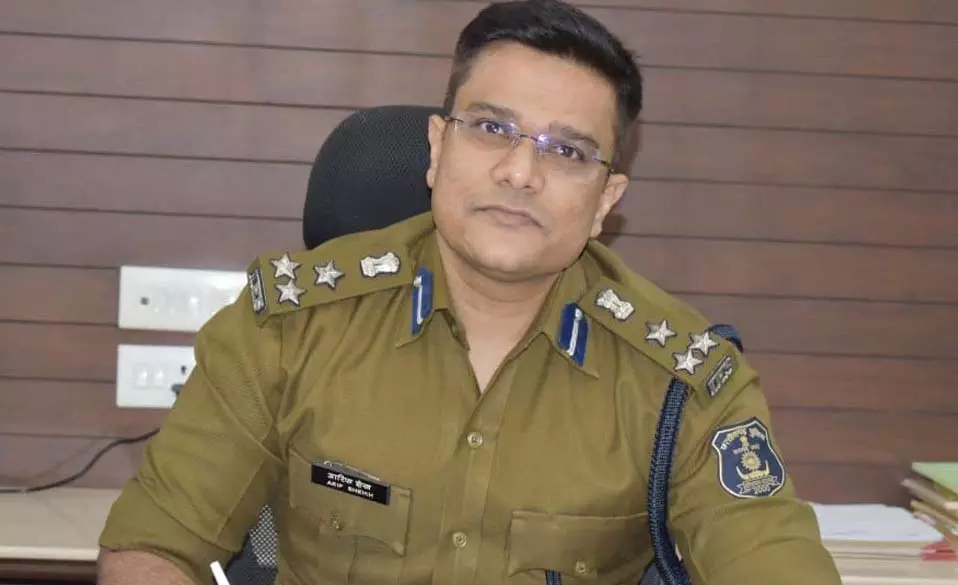 IPS आरिफ शेख और IPS अभिषेक पल्लव के यहां भी CBI की छापेमारी जारी IPS आरिफ शेख और IPS अभिषेक पल्लव के यहां भी CBI की छापेमारी जारी