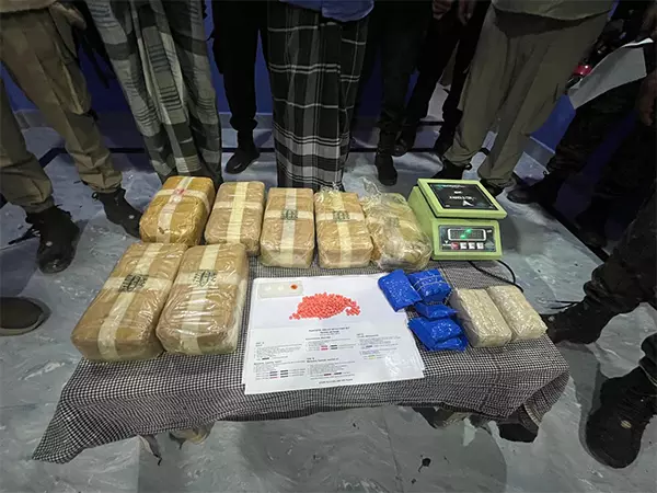 Police ने कछार में 20 करोड़ रुपये की 66,000 याबा टैबलेट जब्त की Police ने कछार में 20 करोड़ रुपये की 66,000 याबा टैबलेट जब्त की