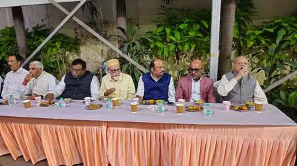 तमिलनाडु में हिंदू-मुस्लिम धार्मिक सद्भाव उत्कृष्ट है: पूर्व न्यायाधीश इब्राहिम कलीफुल्ला तमिलनाडु में हिंदू-मुस्लिम धार्मिक सद्भाव उत्कृष्ट है: पूर्व न्यायाधीश इब्राहिम कलीफुल्ला