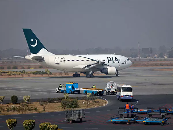 Pakistan: पीआईए ने यू.के. उड़ान प्रतिबंध की स्थिति स्पष्ट की Pakistan: पीआईए ने यू.के. उड़ान प्रतिबंध की स्थिति स्पष्ट की
