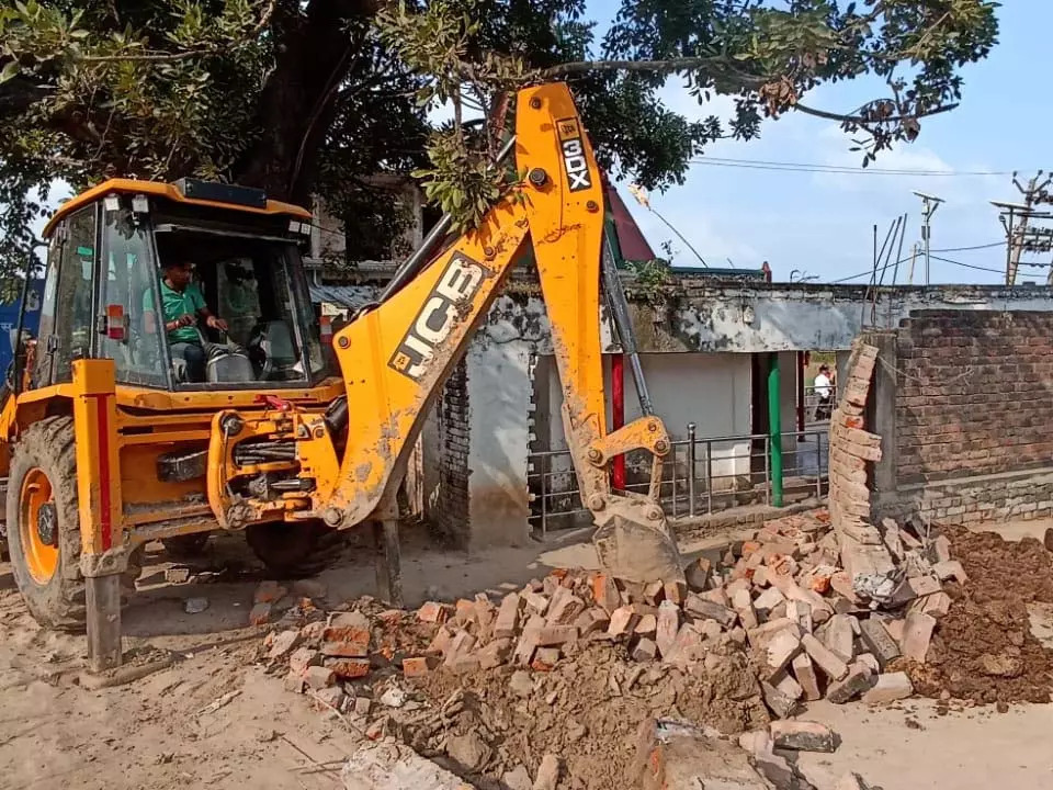 Jodhpur : अतिक्रमण पर कड़ा वार: 27 दुकानें ध्वस्त Jodhpur : अतिक्रमण पर कड़ा वार: 27 दुकानें ध्वस्त