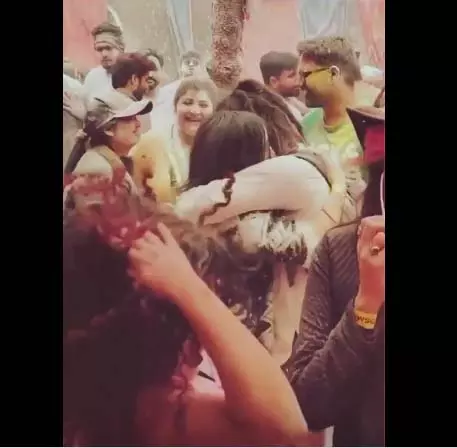 मुस्कान-साहिल के और कितने Video किसके पास, पुलिस के लिए नई मुसीबत मुस्कान-साहिल के और कितने Video किसके पास, पुलिस के लिए नई मुसीबत